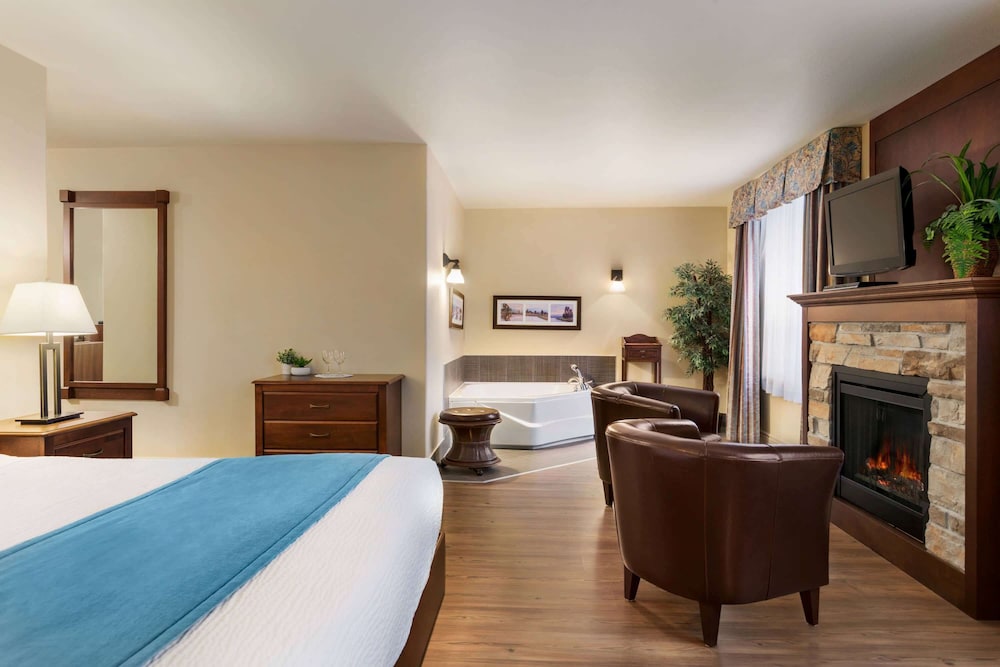 Days Inn By Wyndham Levis 8/31