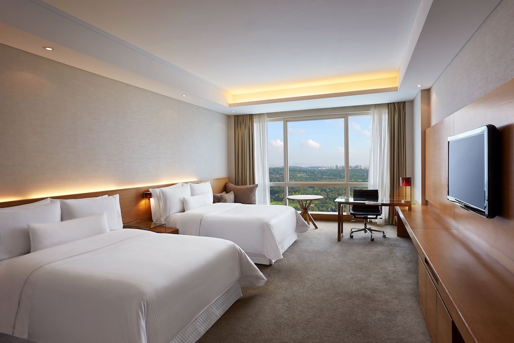 The Westin Mumbai Garden City 12/44