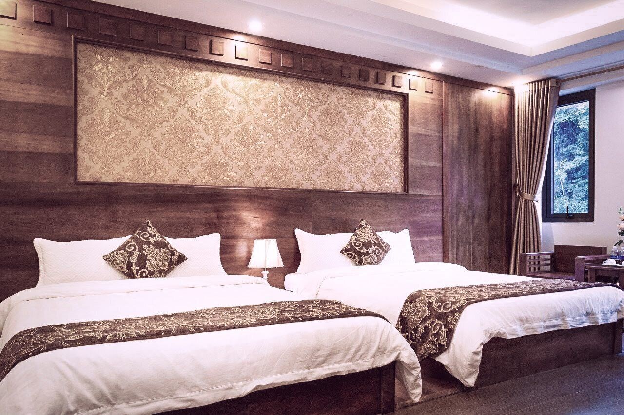 SUPERIOR, QUEEN BED