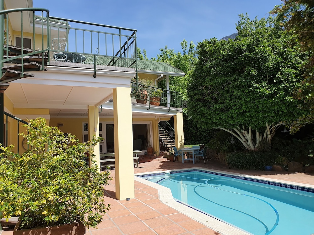 On Pinewood Guest House 42/47