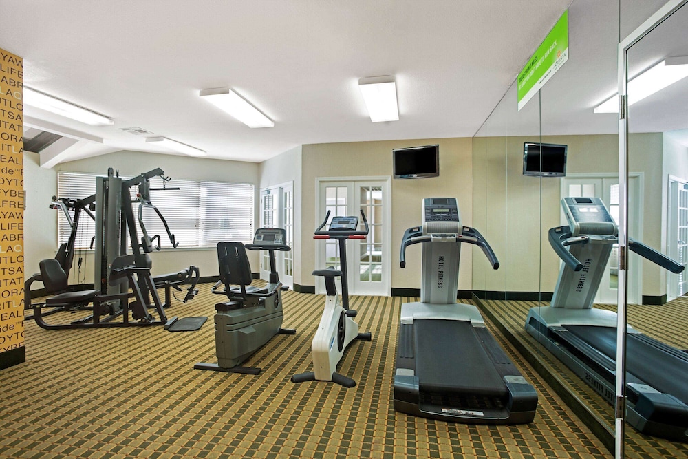 La Quinta Inn Suites Round Rock North 24/41
