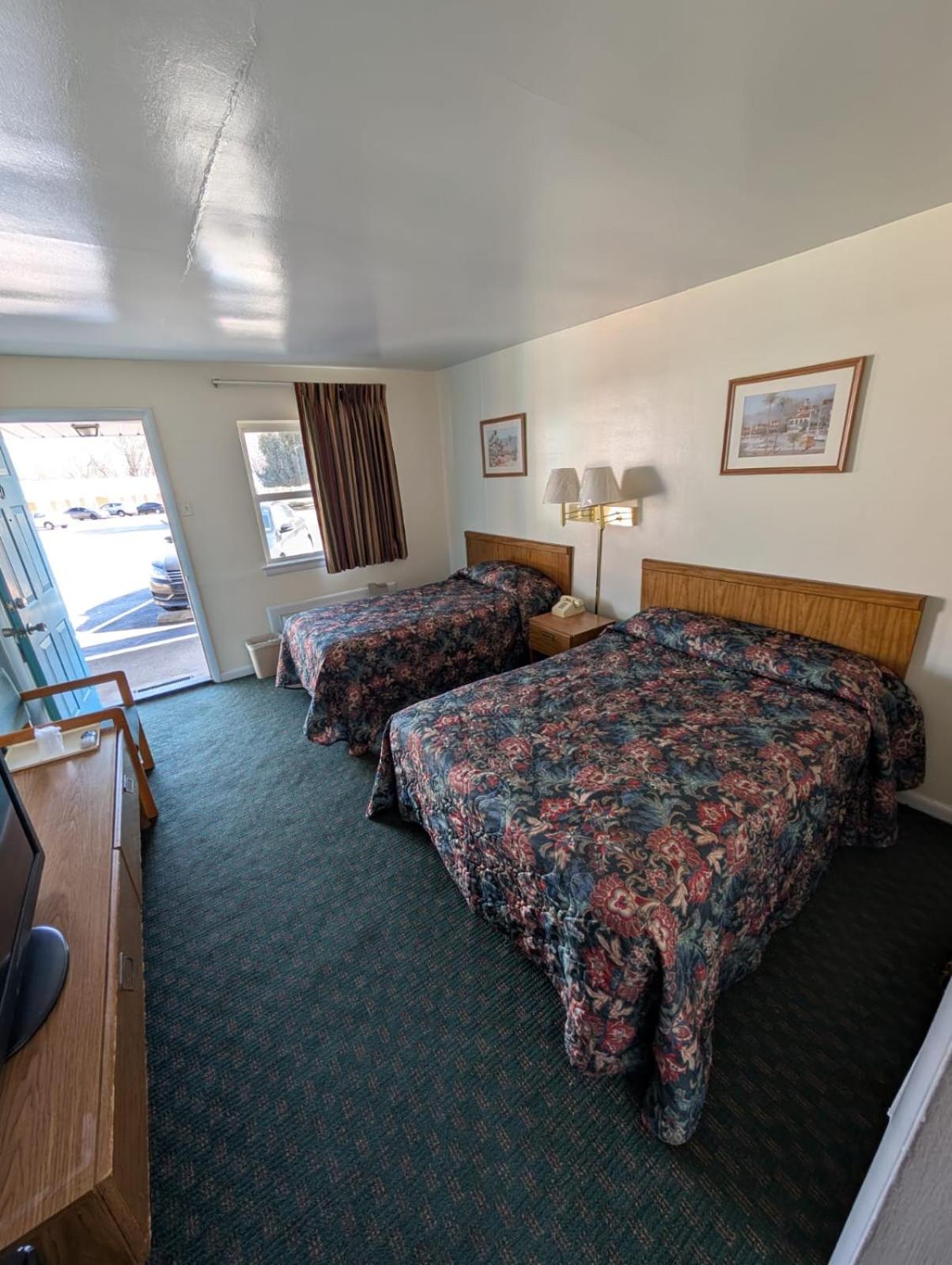 Room, Double or Twin Bed