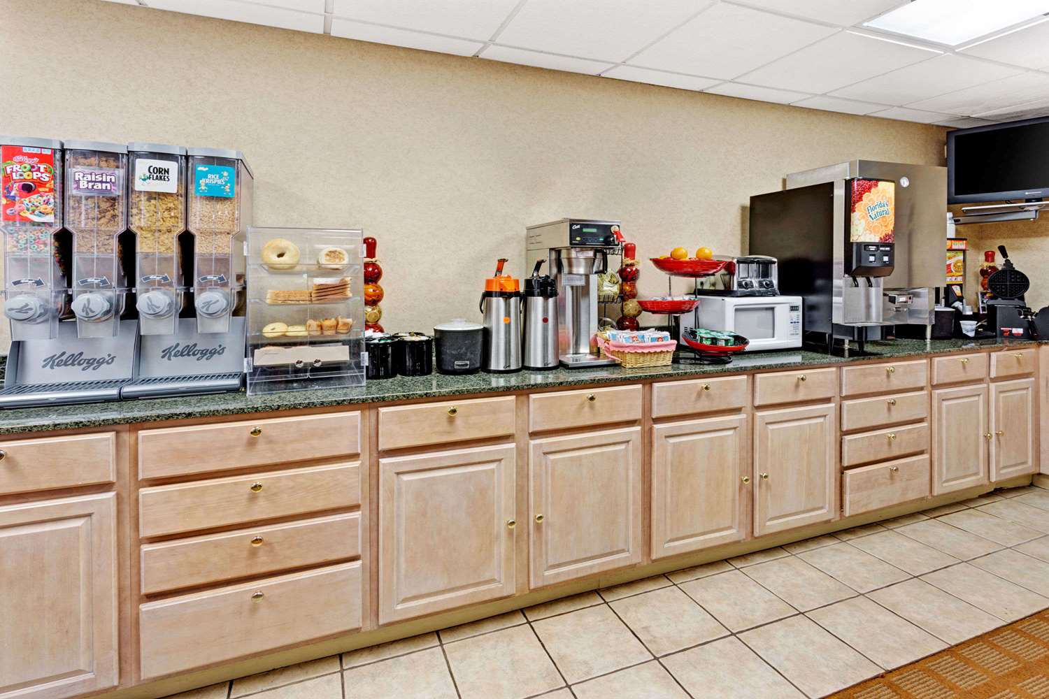 Ramada By Wyndham Baltimore West 5/10