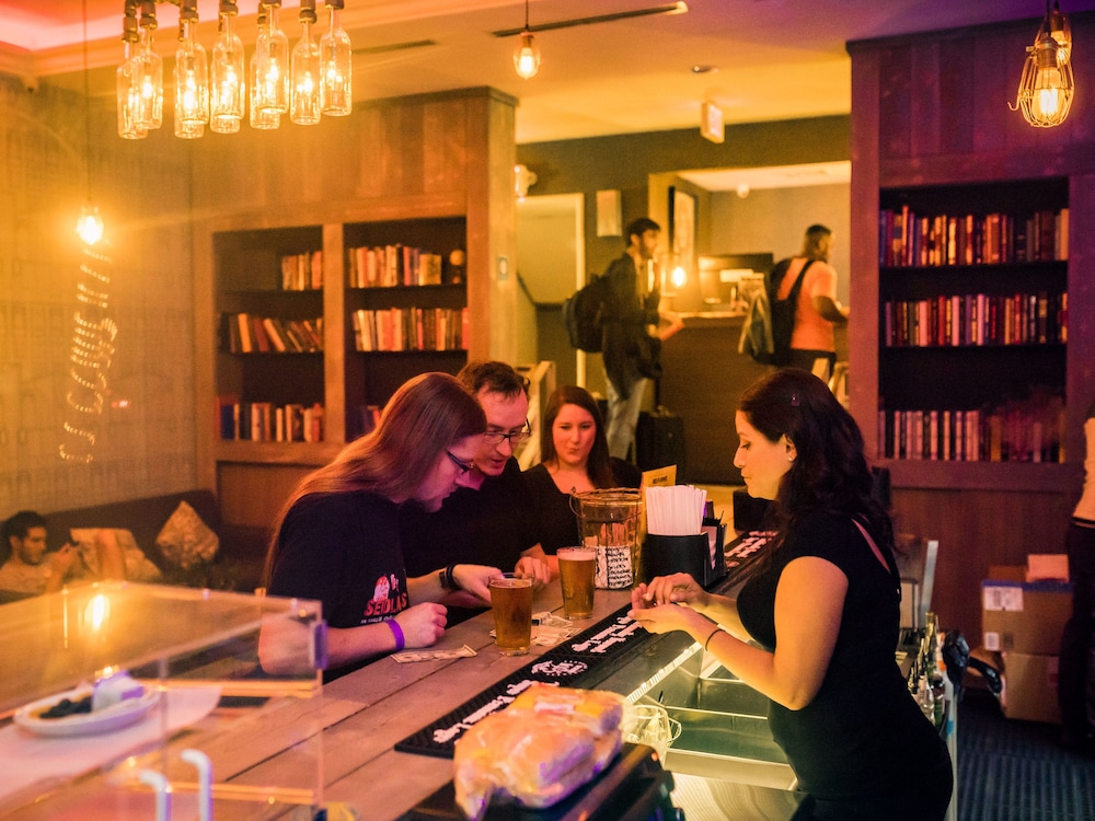 Beds N' Drinks Hostel 44/66