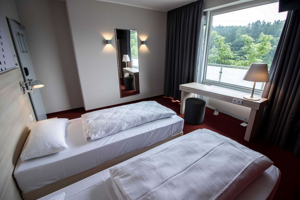 Serways Hotel Remscheid 8/36