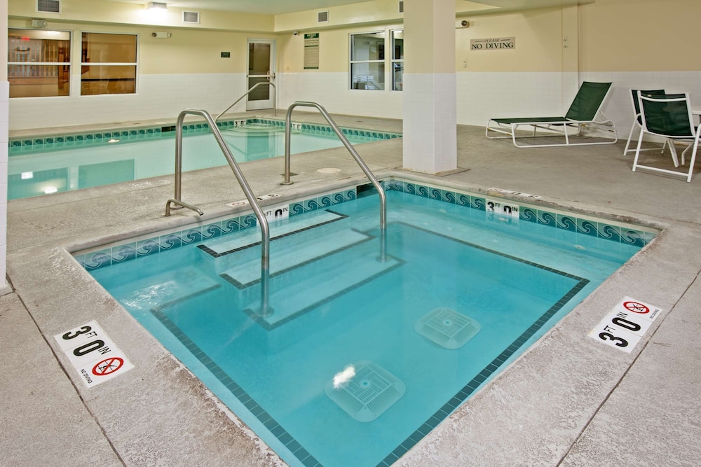 Country Inn & Suites By Radisson Chicago O'hare South Il 2/36