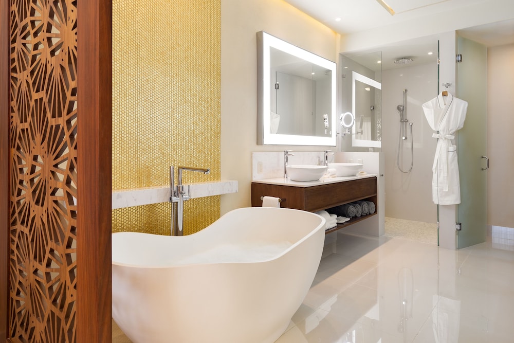 1 BEDROOM, AMAZING, SUITE