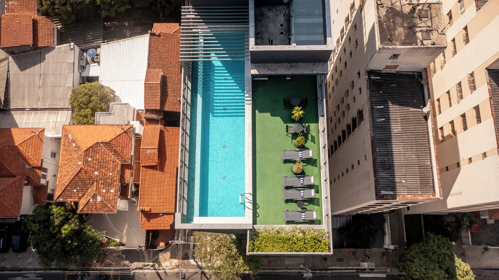 Cozzy Suites Paraiso Hotel 3/61