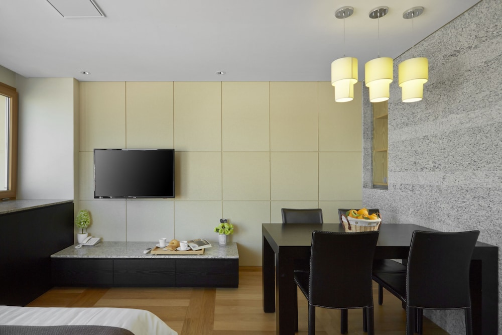 Shin Shin Hotel Jeju Ocean 48/58