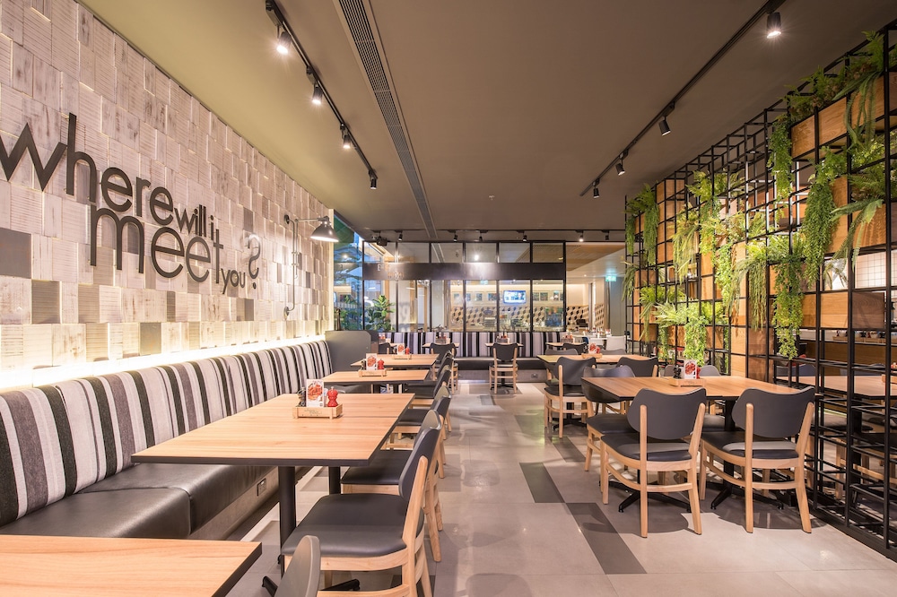 restaurant cafeteria