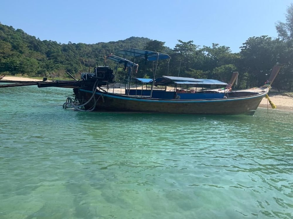Phi Phi Little Star 31/66
