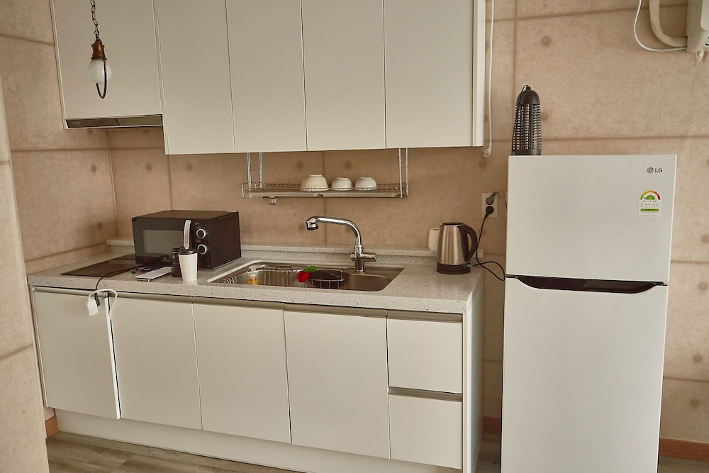 Gwangju Guest House 145 - Hostel 50/50