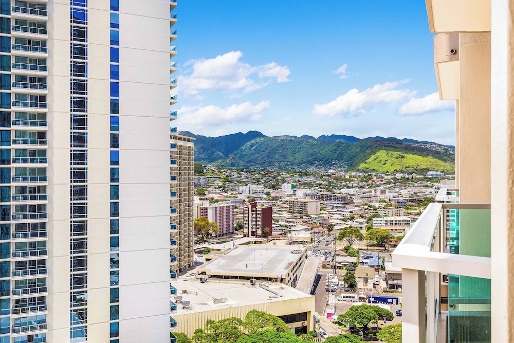 Castle at Ala Moana Hotel 6/59