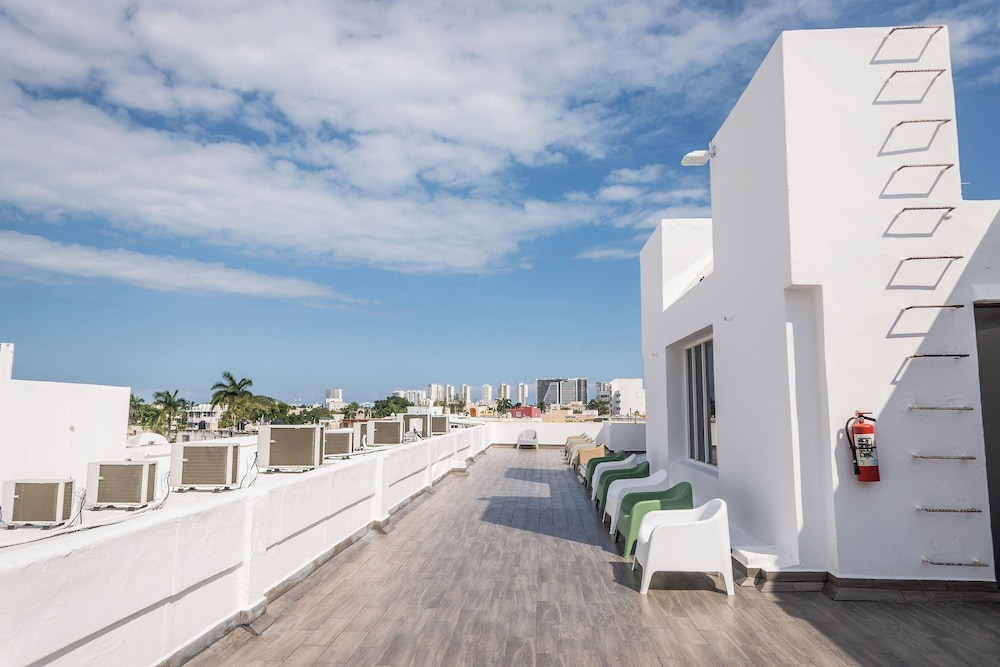 Hotel Suites Gaby Cancun 71/80