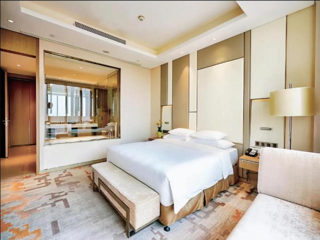 Deluxe, Suite, King Bed