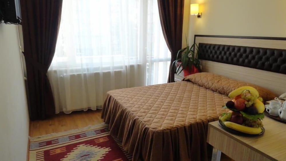 TUGRA HOTEL 25/65