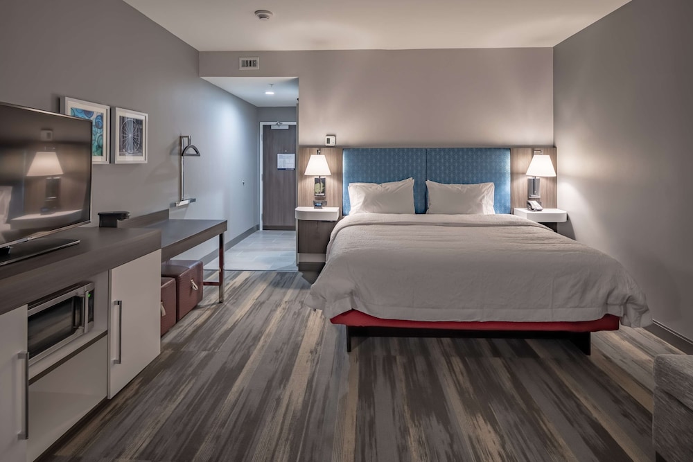 ROOM, KING BED