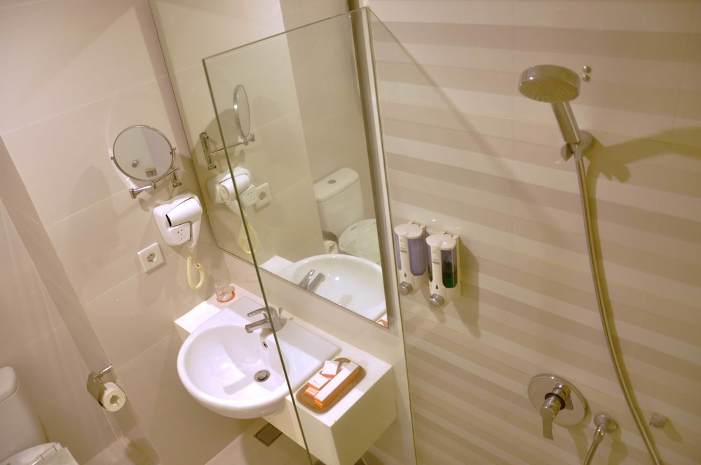 HOTEL EVERBRIGHT AMBON 9/26