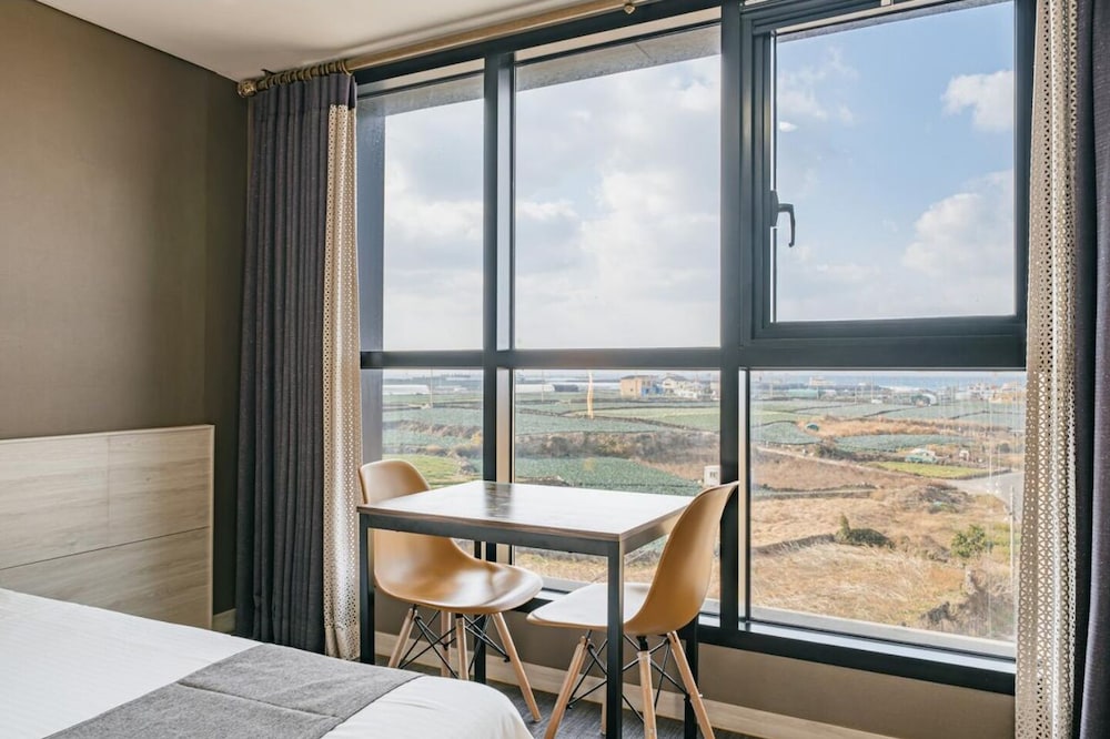 Sky Hotel 40/52