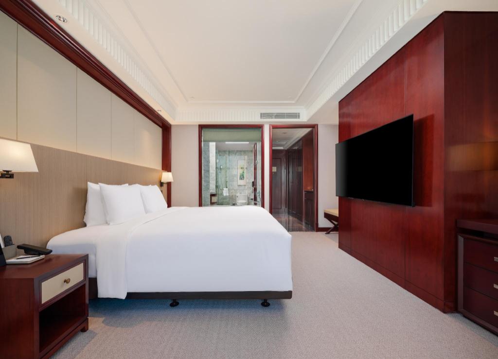Grand Mercure Wuxi Huishan 31/76