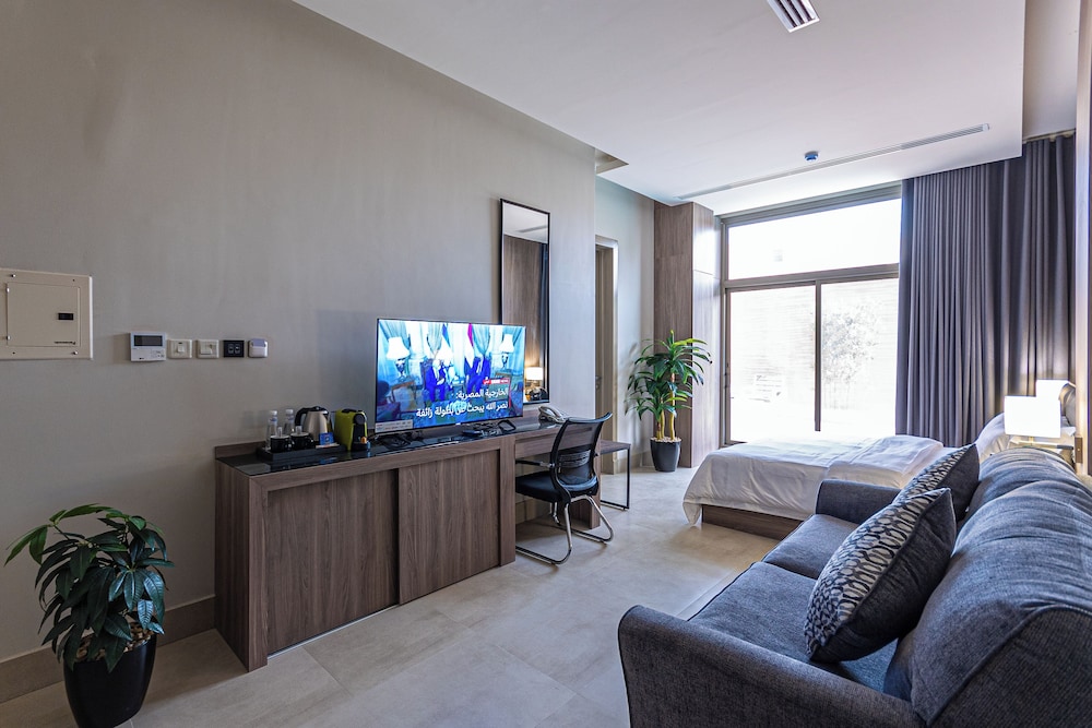 Land Walk Al Taawoun Hotel 49/62