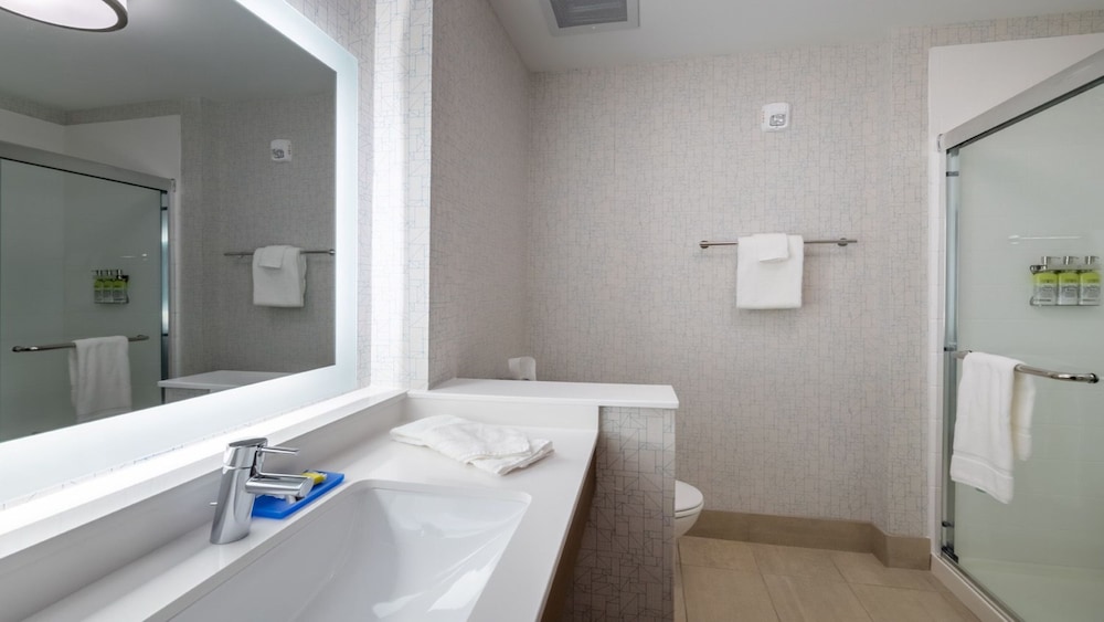 Holiday Inn Express Suites Marion 17/59