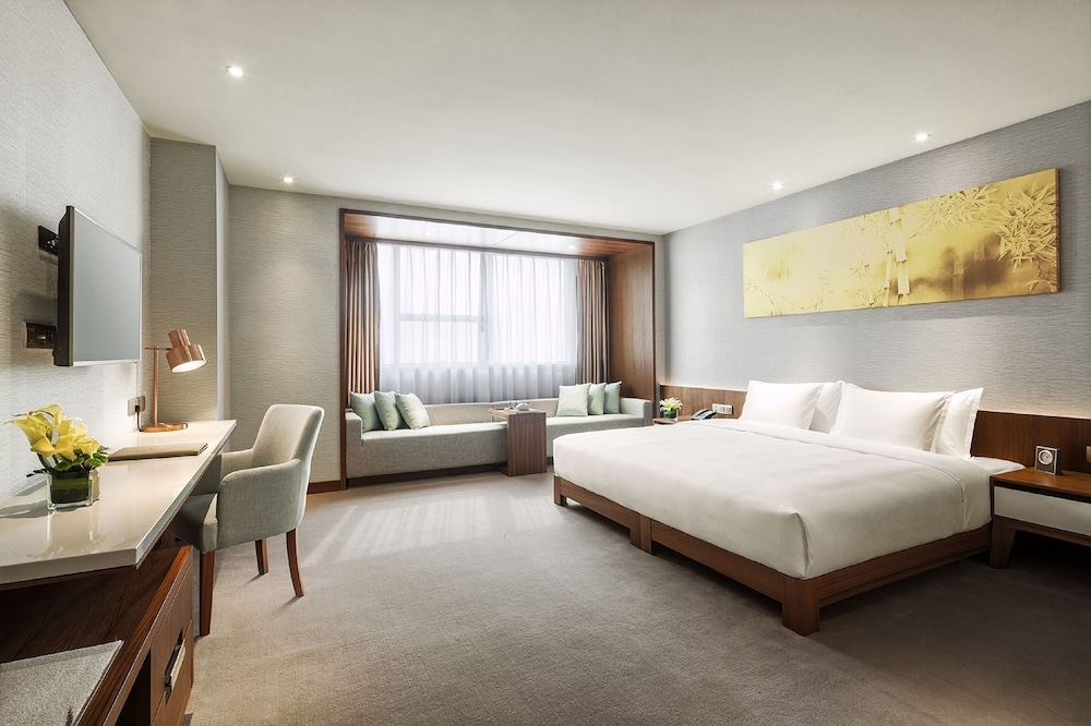 Deluxe, King Bed