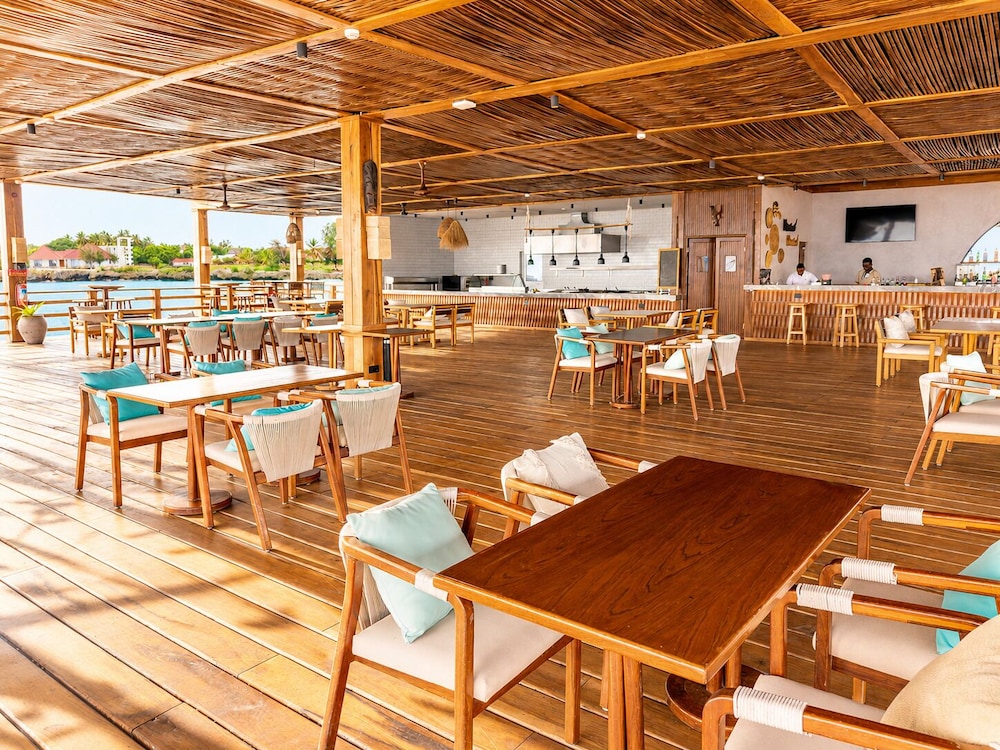 Kwanza Resort by Sunrise 50/60