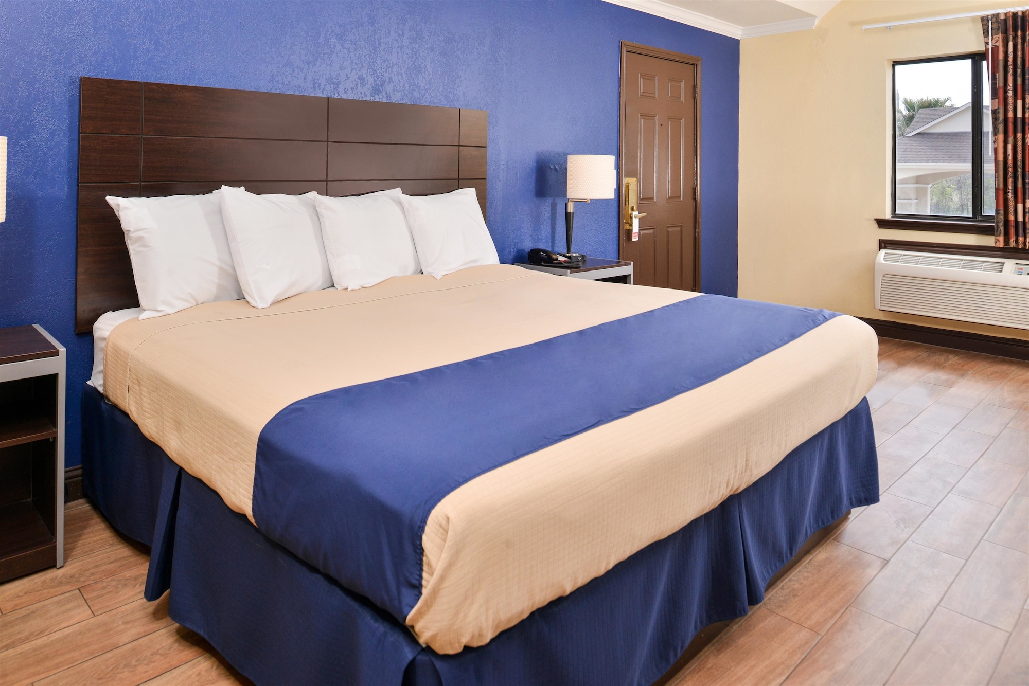 STANDARD, KING BED