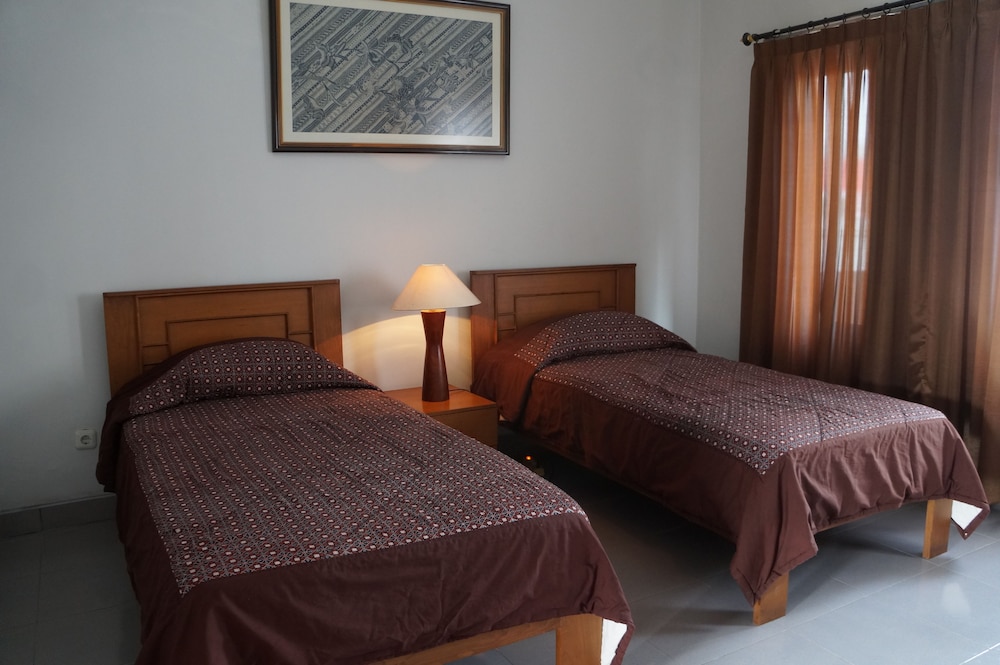 Hotel Kirana 17/54