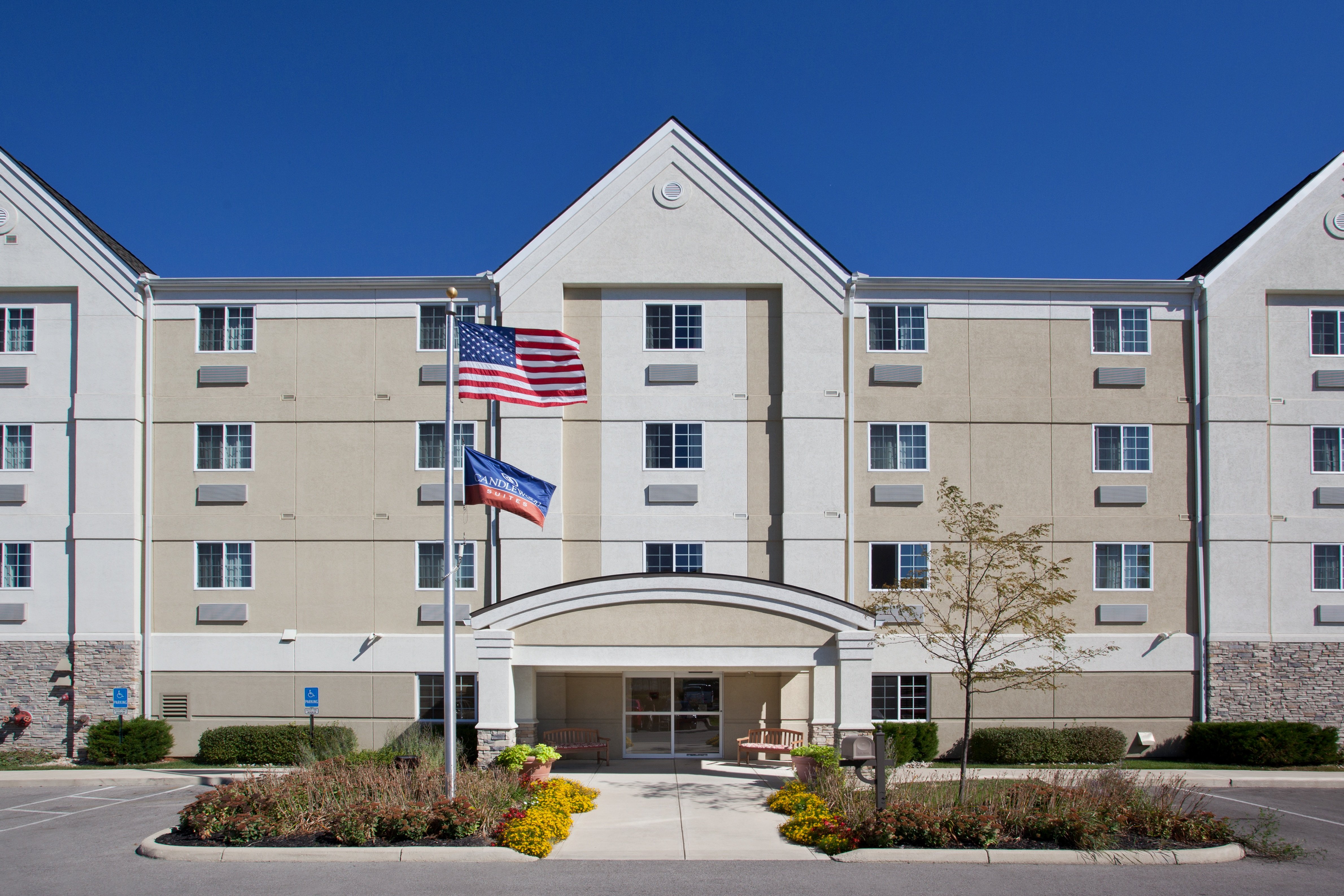 CANDLEWOOD SUITES POLARIS 6/39