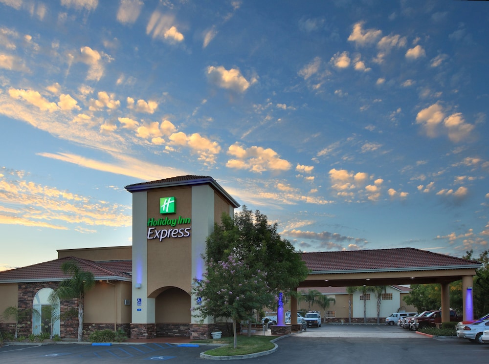 Holiday Inn Express Oakdale 5/72
