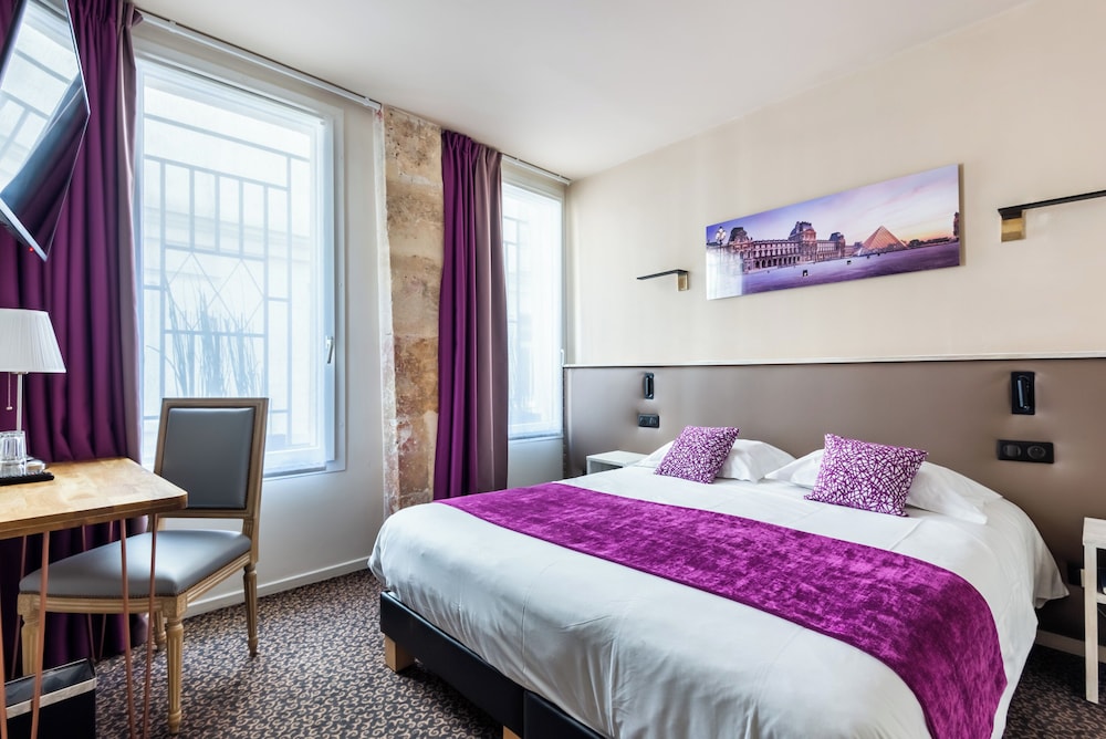 ROOM, DOUBLE OR TWIN BED, ACCESSIBLE