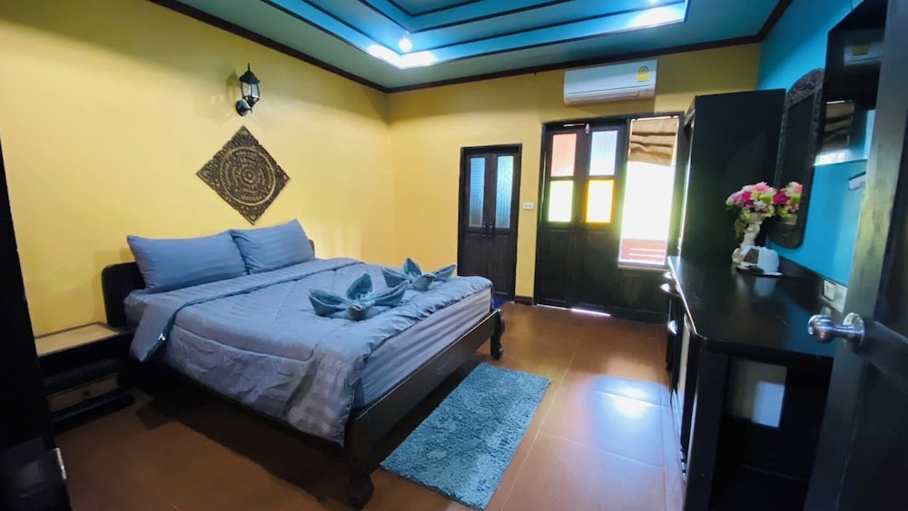 BUNGALOW, DOUBLE BED