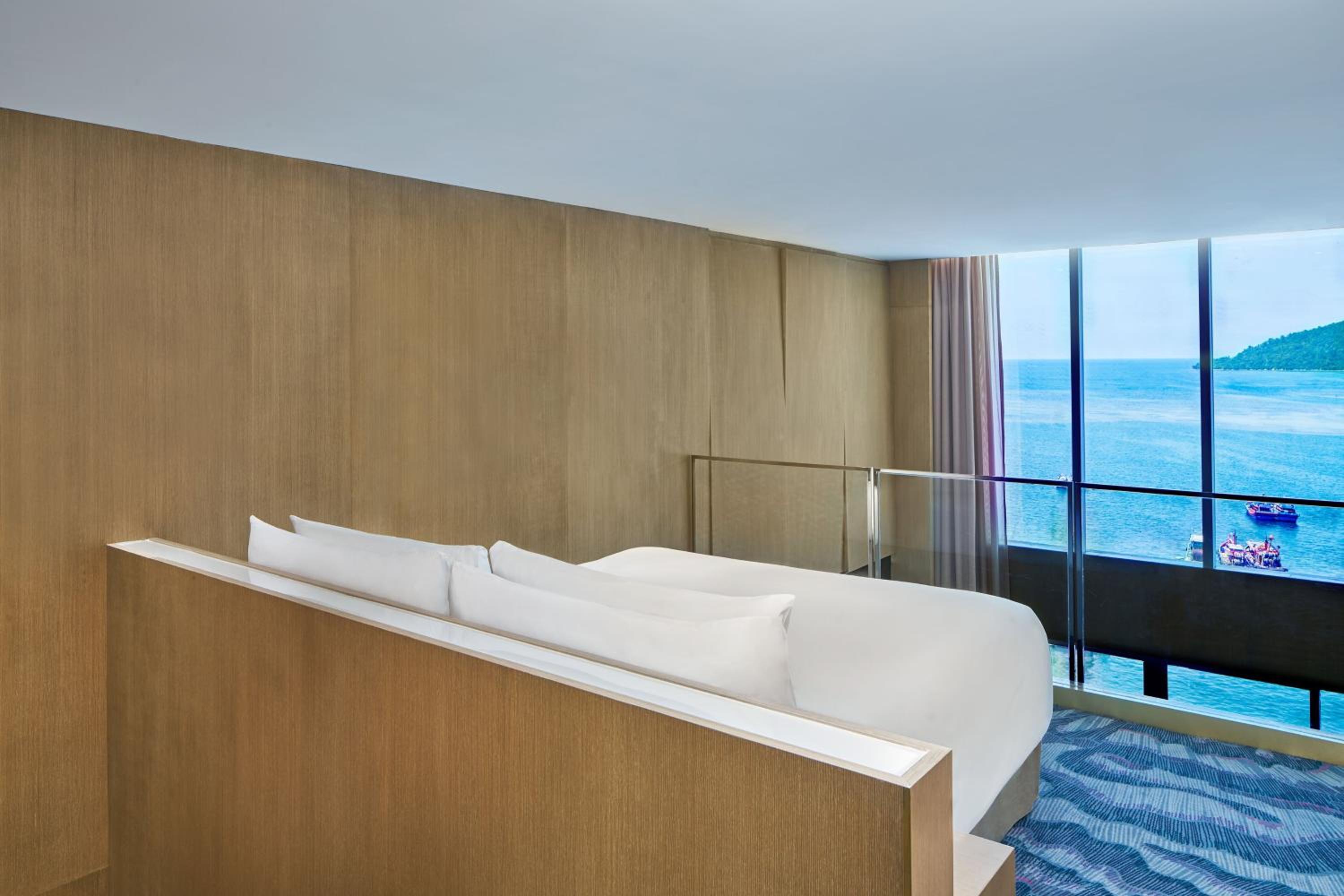 1 Bedroom, Duplex, Bi Level, Suite, King Bed, Club Lounge Access، LE MERIDIEN KOTA KINABALU 2/2