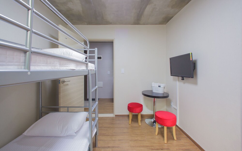 KW Hongdae Line Hostel 13/40