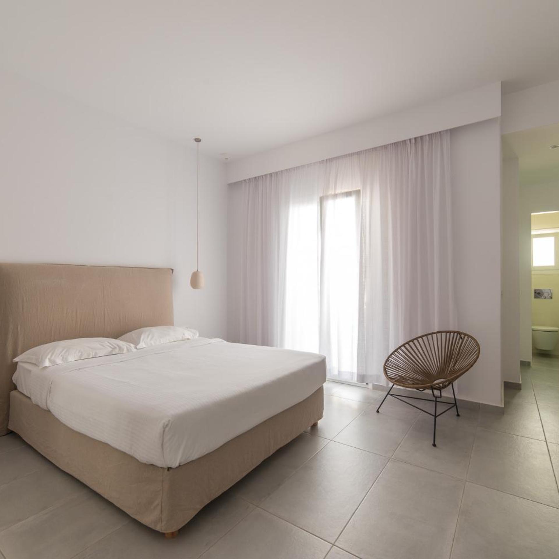 SUPERIOR, DOUBLE BED