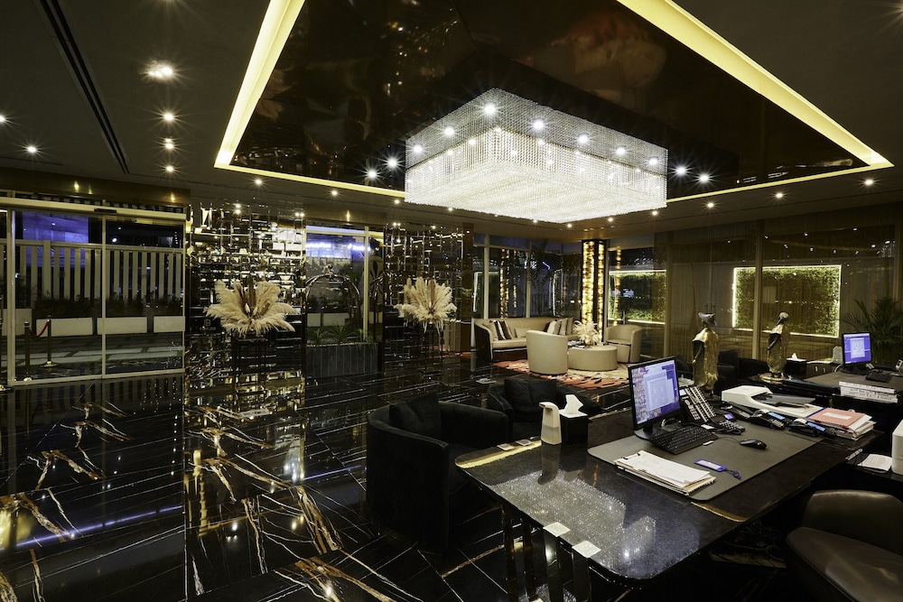 Number One Oxford Street Hotel & Suites 46/51