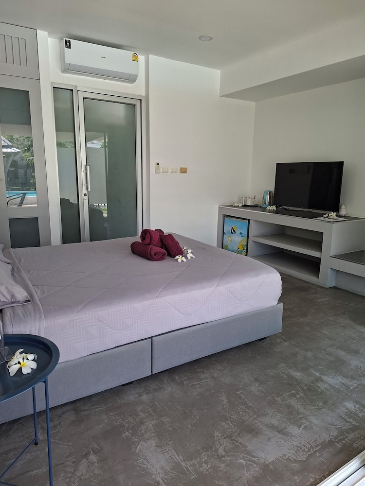 Thiptara Resort 10/50