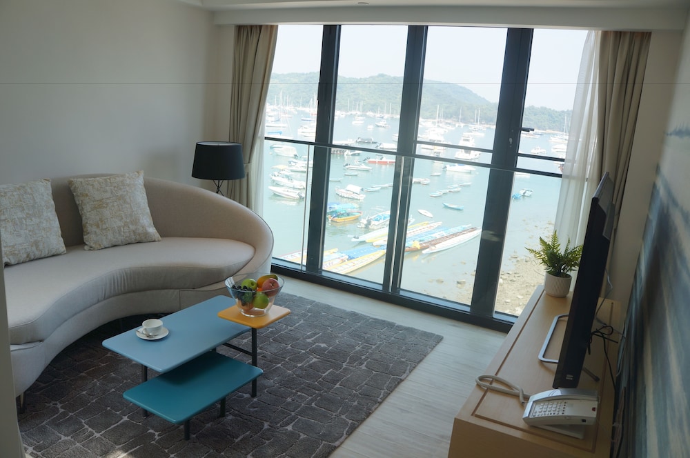 The Pier Hotel 43/69