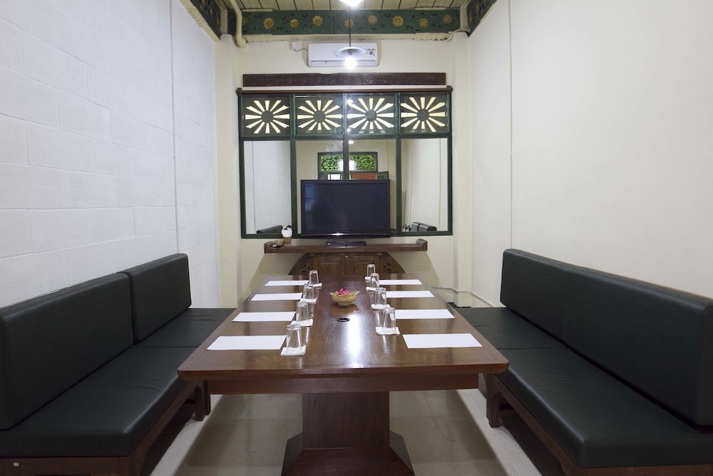 SARE Suites 38/41