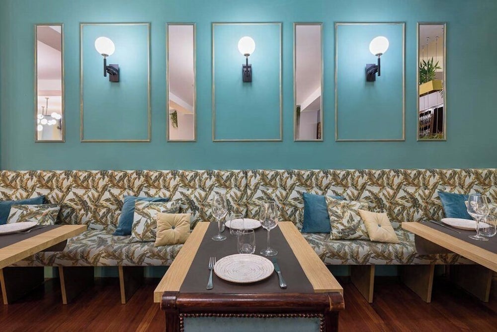 restaurant cafeteria