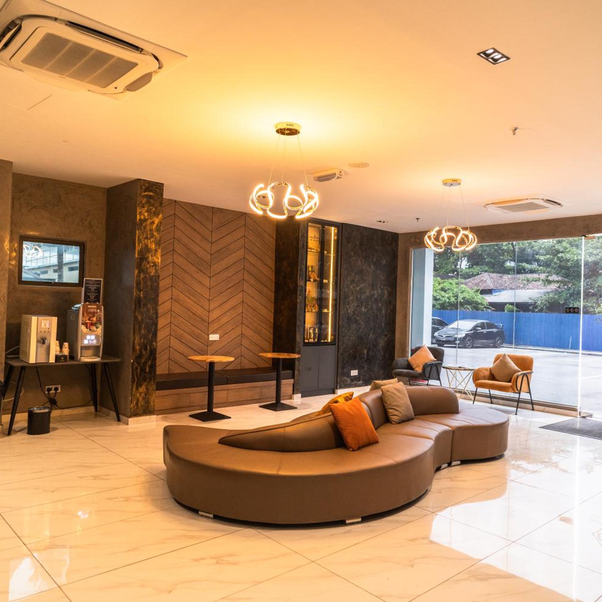 Citi Plaza Hotel & Suites 33/48