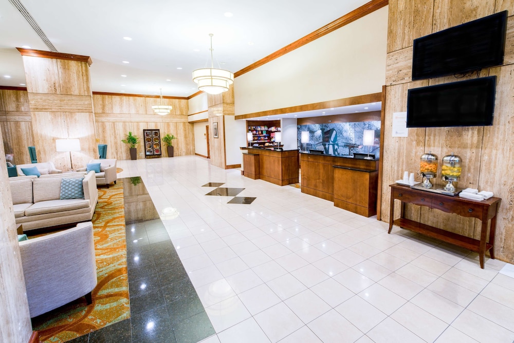 Hilton Philadelphia Airport 6/73