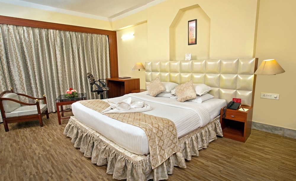 Oyo Premium Paltan Bazar 14/49