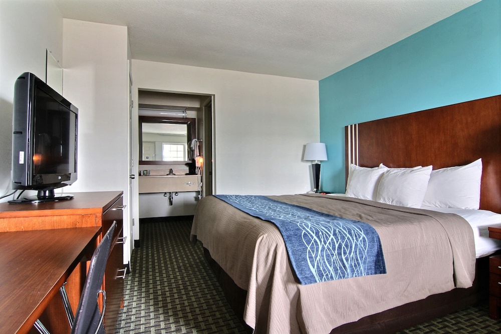 Days Inn by Wyndham Austintown 11/41