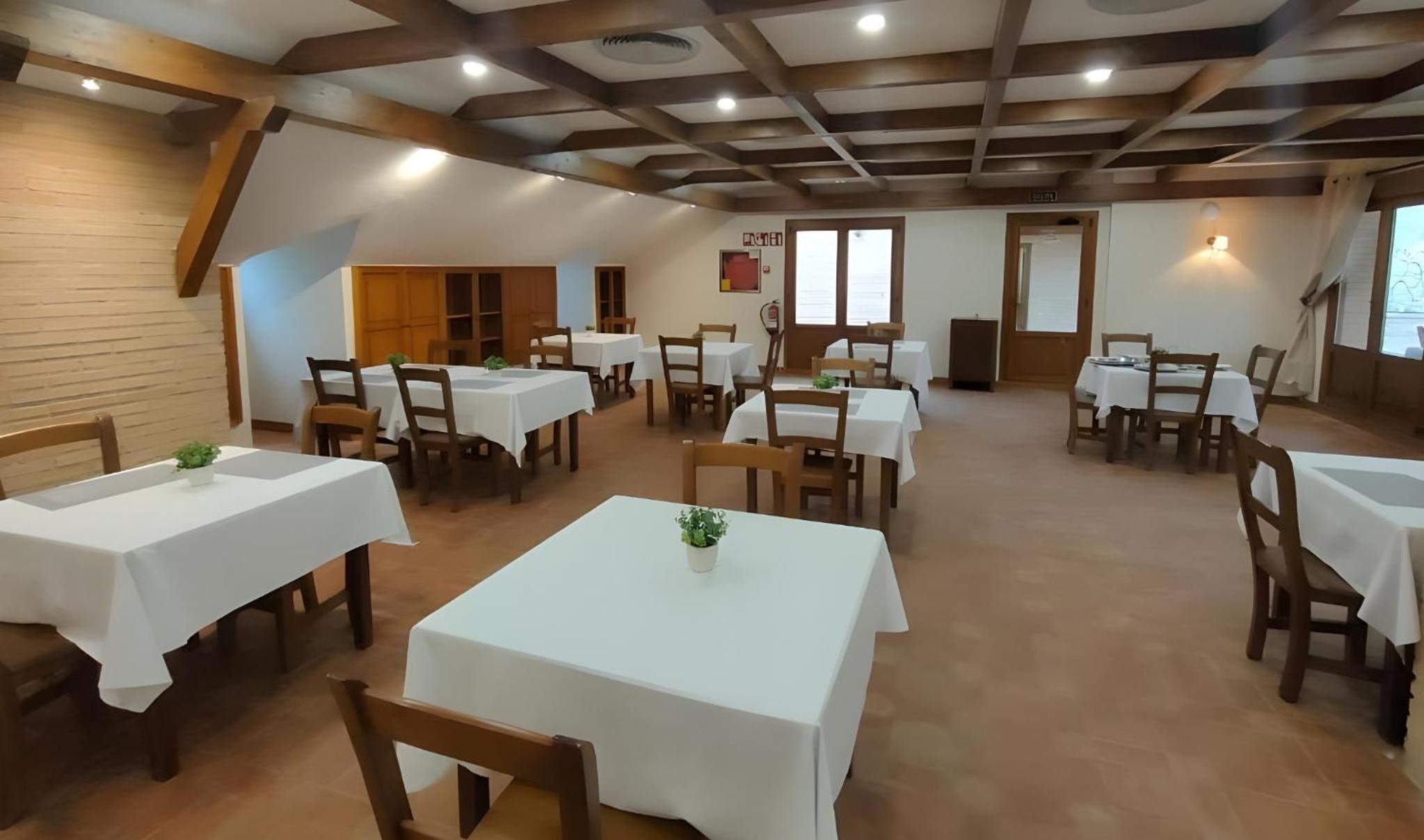 restaurant cafeteria