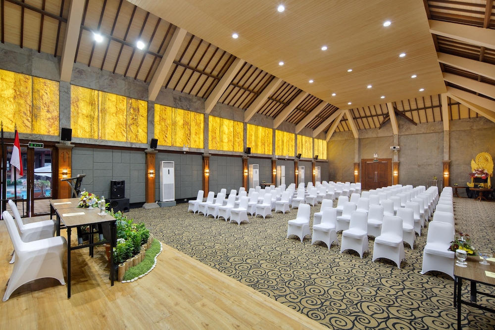 Grand Istana Rama Hotel 43/76