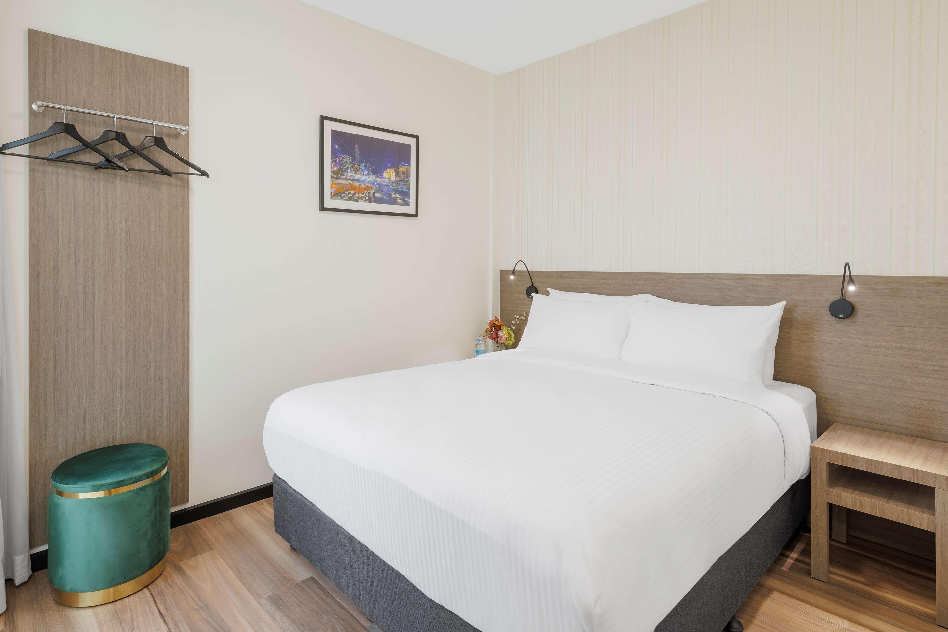 Room, Queen Bed