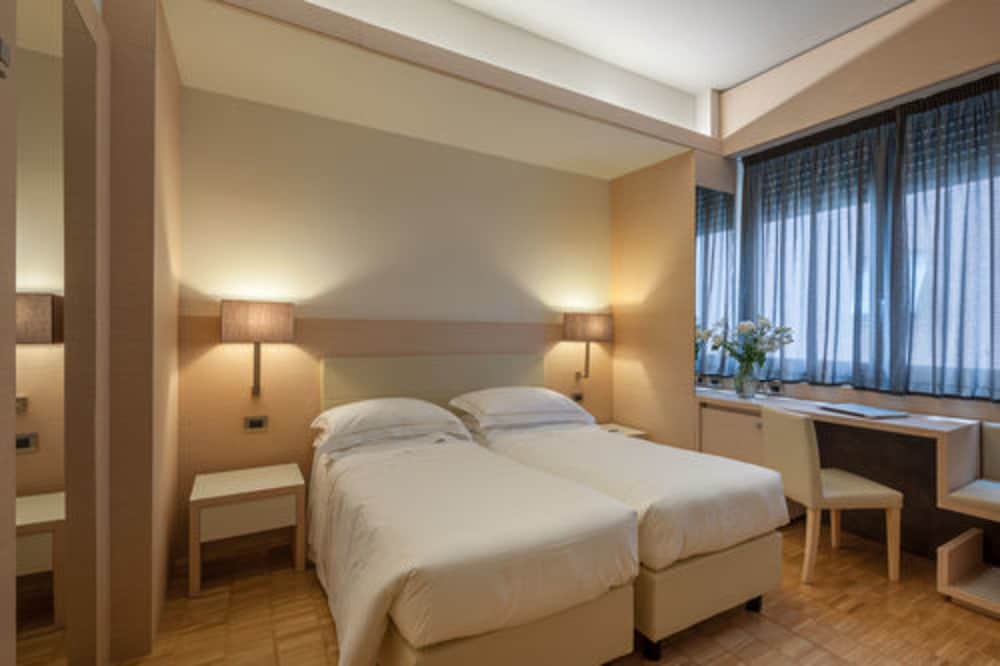 Ariston Hotel Milan 32/68